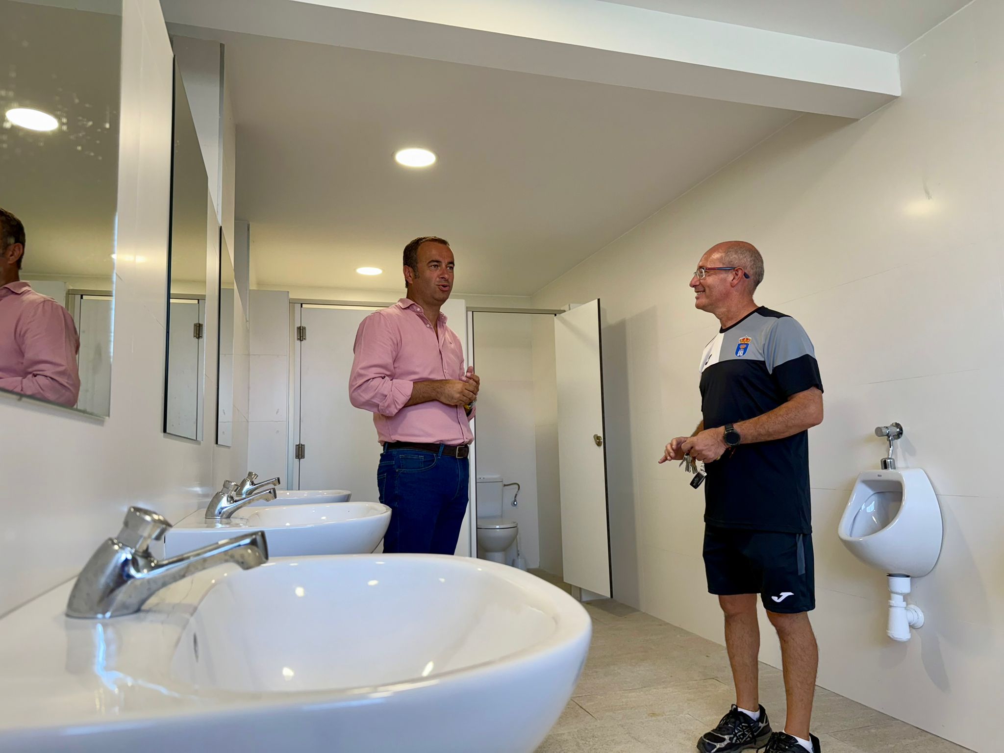 El Ayuntamiento de Campo Real remodela los vestuarios del Campo de Fútbol 43 años después