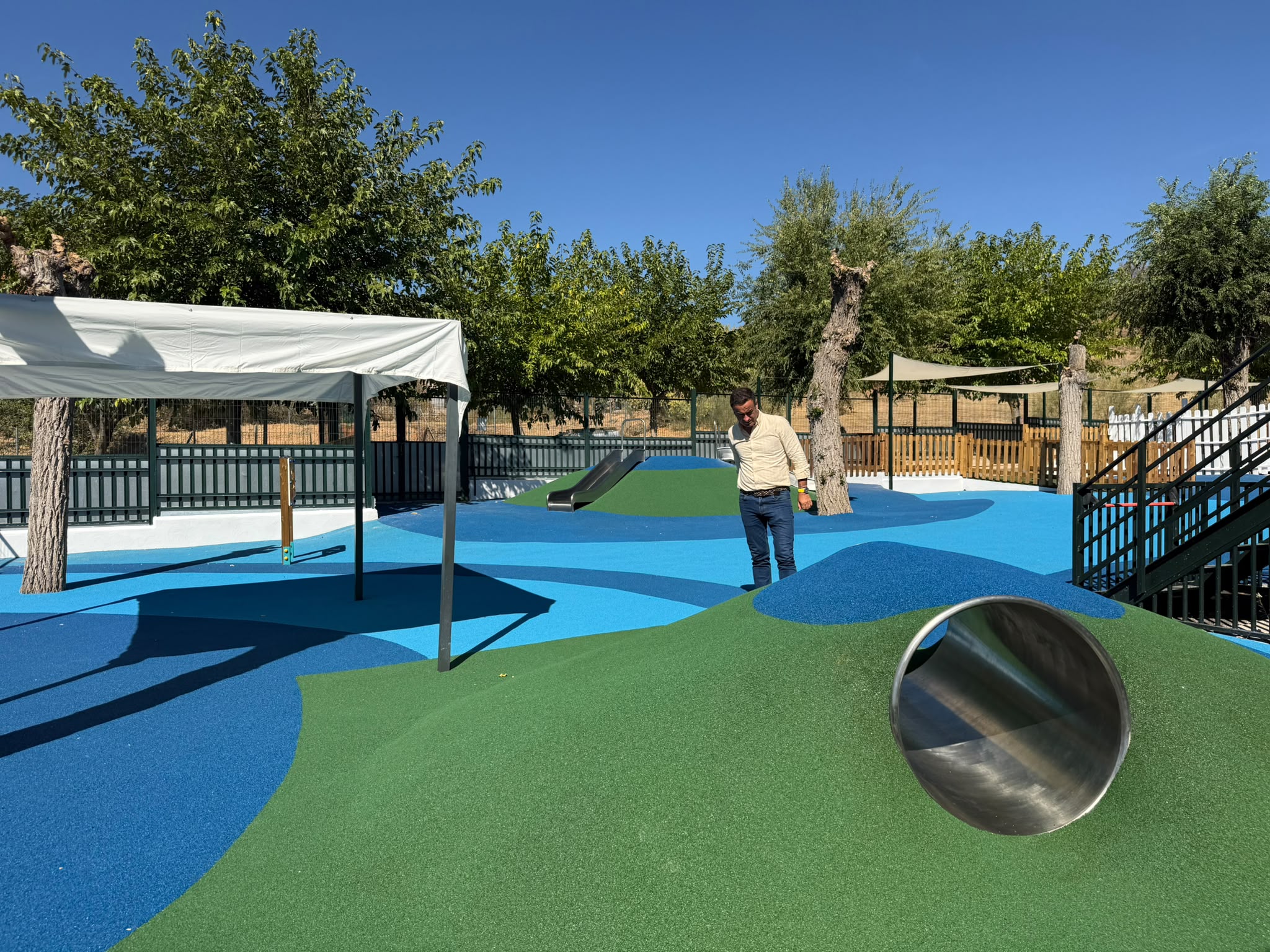 Finalizan las obras de adecuación y mejora del patio de Educación Infantil tras una inversión superior a 65.000 euros